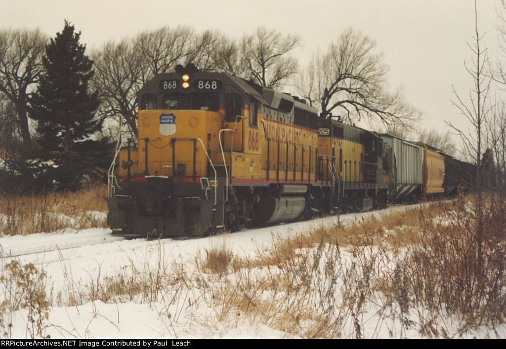 Eastbound local returning to Itasca
